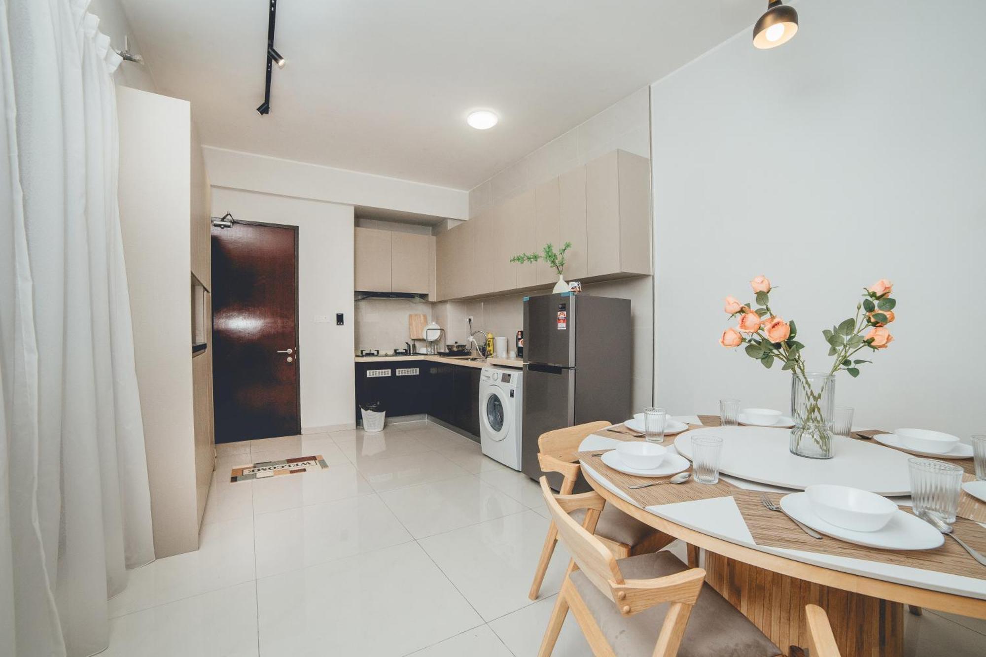 Bay Laurel Urban Poolscape 3br6pax W Balcony By Our Pangsapuri Johor Bahru