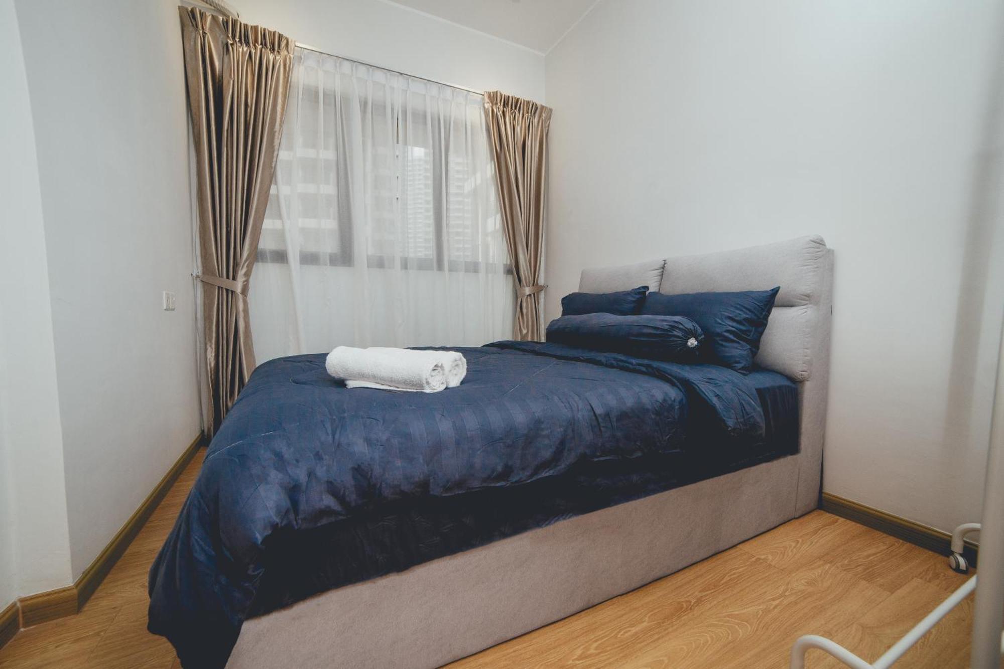 Bay Laurel Urban Poolscape 3br6pax W Balcony By Our