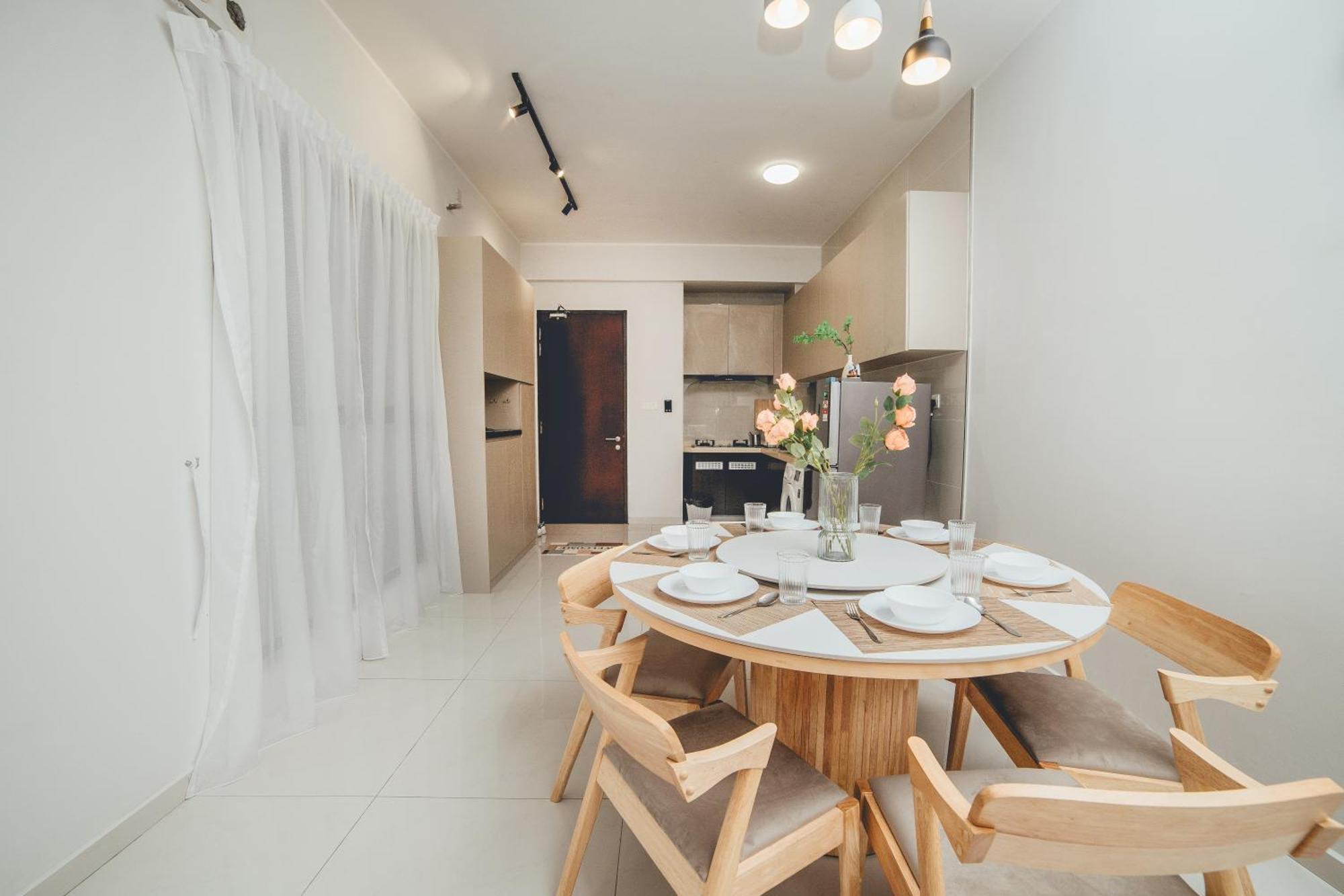 Pangsapuri Bay Laurel Urban Poolscape 3br6pax W Balcony By Our Johor Bahru