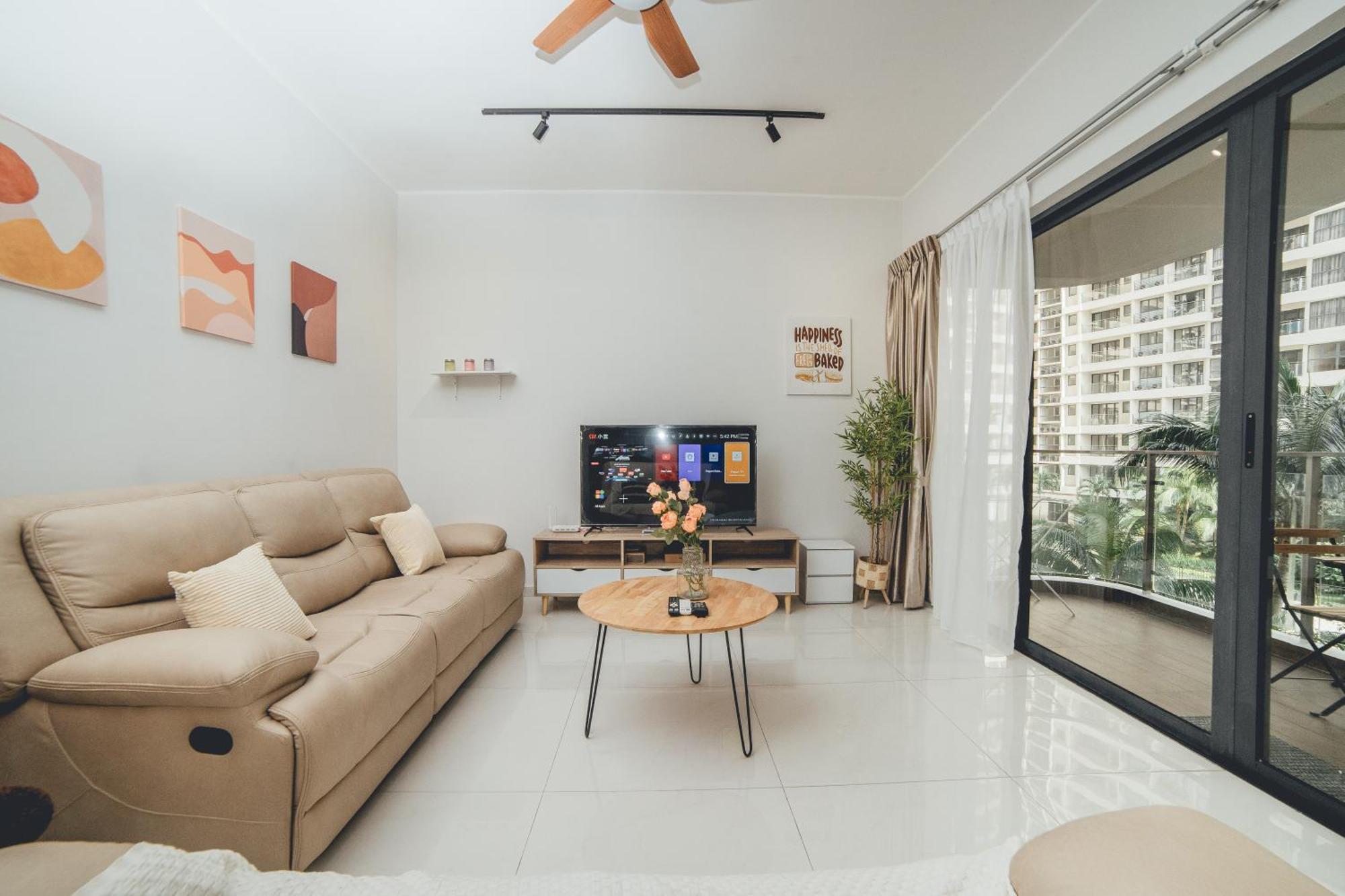 Apartment Bay Laurel Urban Poolscape 3br6pax W Balcony By Our Johor Bahru