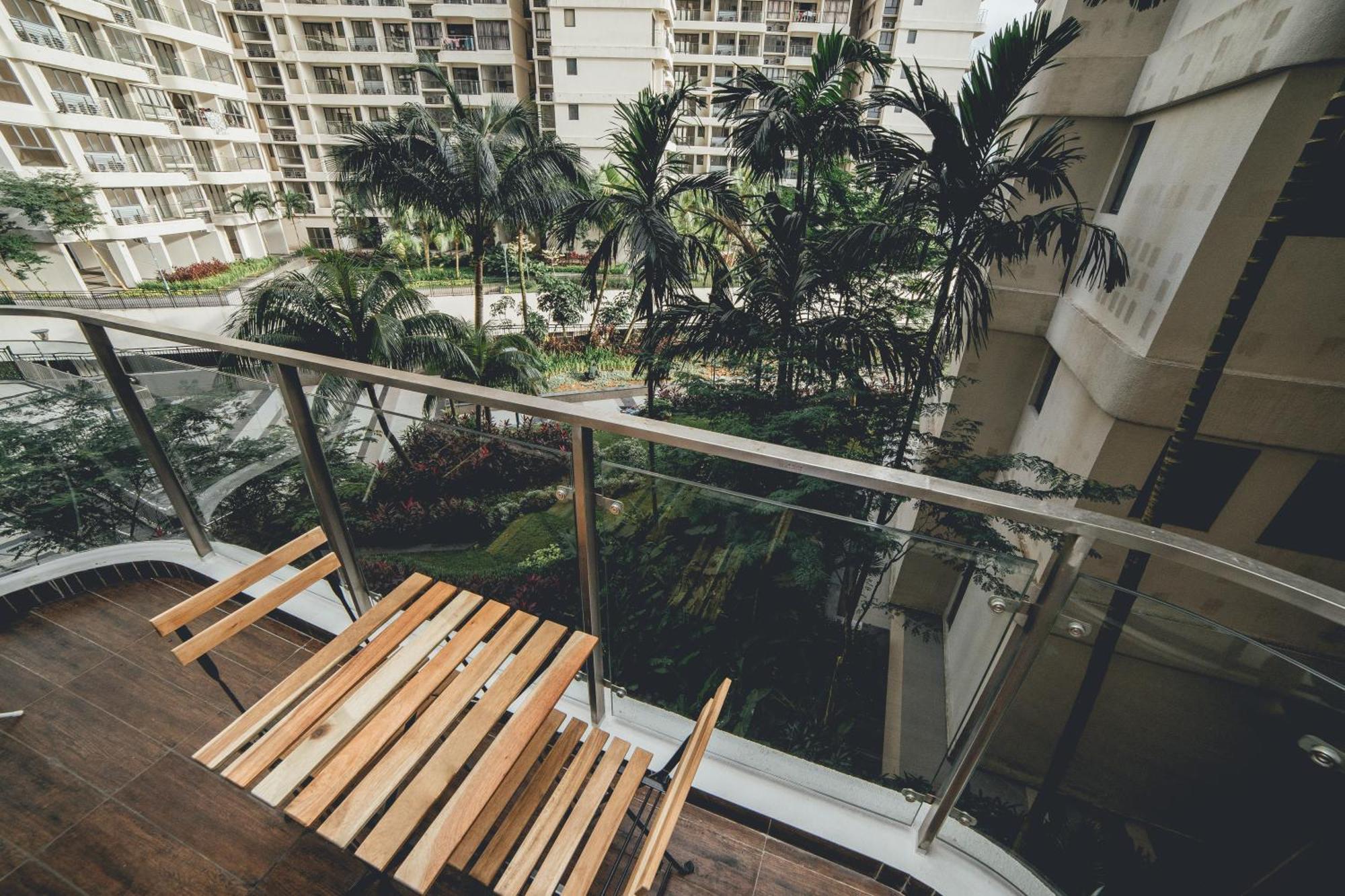 Apartment Bay Laurel Urban Poolscape 3br6pax W Balcony By Our
